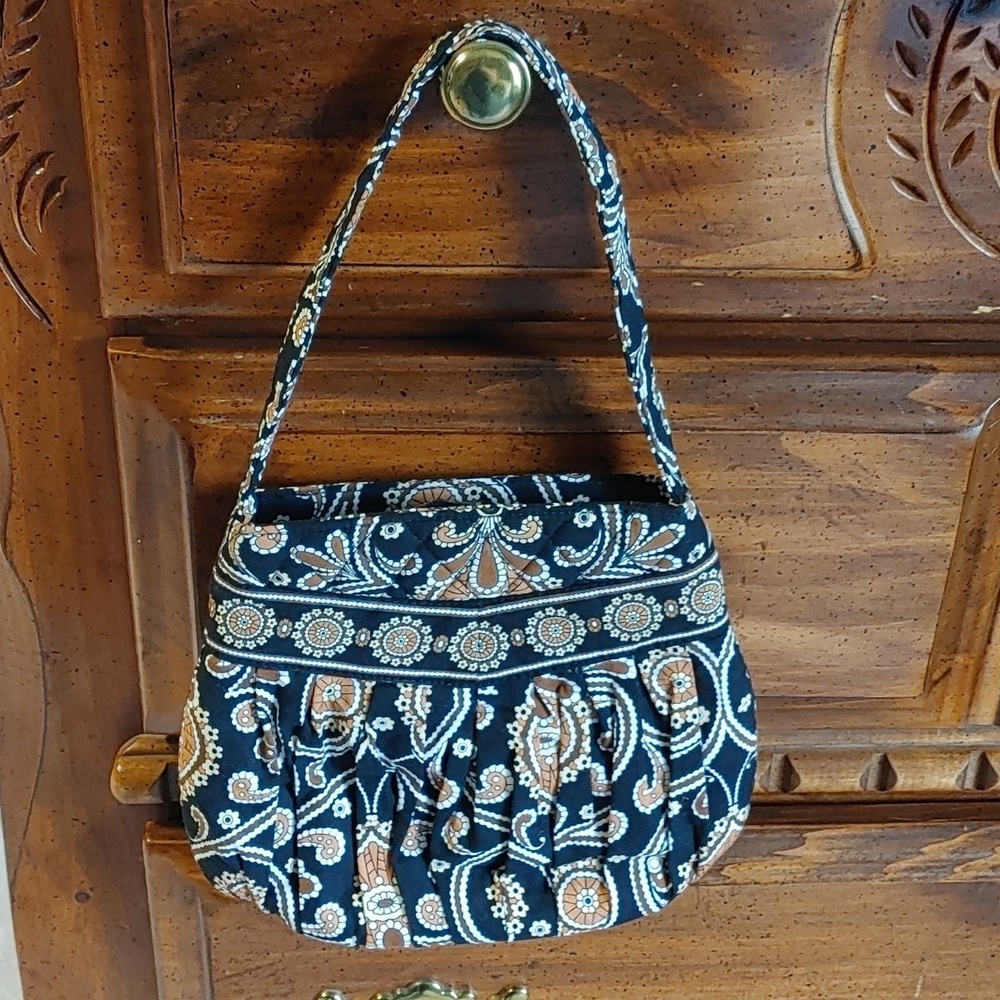 ⭐Host Pick⭐Compact Vera Bradley Quilted Hannah Bag in Cafe Latte Shade - Picture 3 of 9